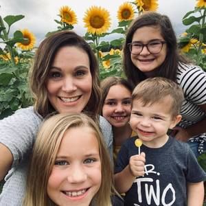 Meet your Posher, Nina